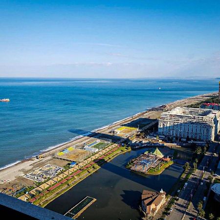 Orbi City Sea View Aparthotel Batumi Bagian luar foto