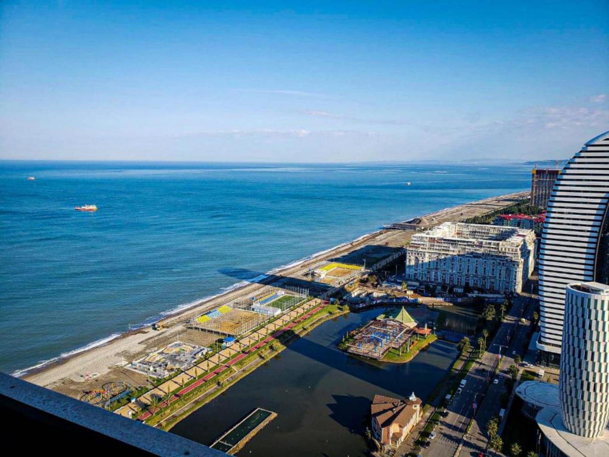 Orbi City Sea View Aparthotel Batumi Bagian luar foto