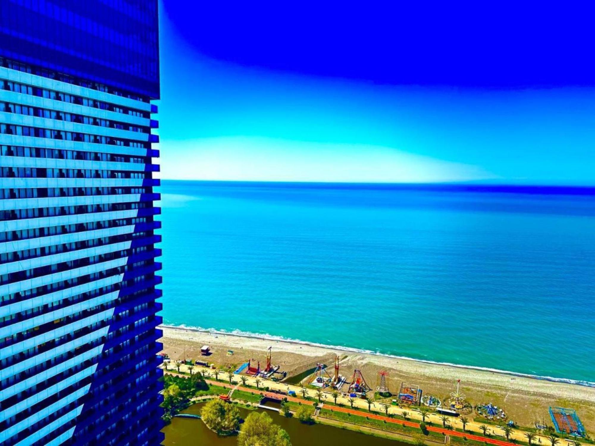 Orbi City Sea View Aparthotel Batumi Bagian luar foto