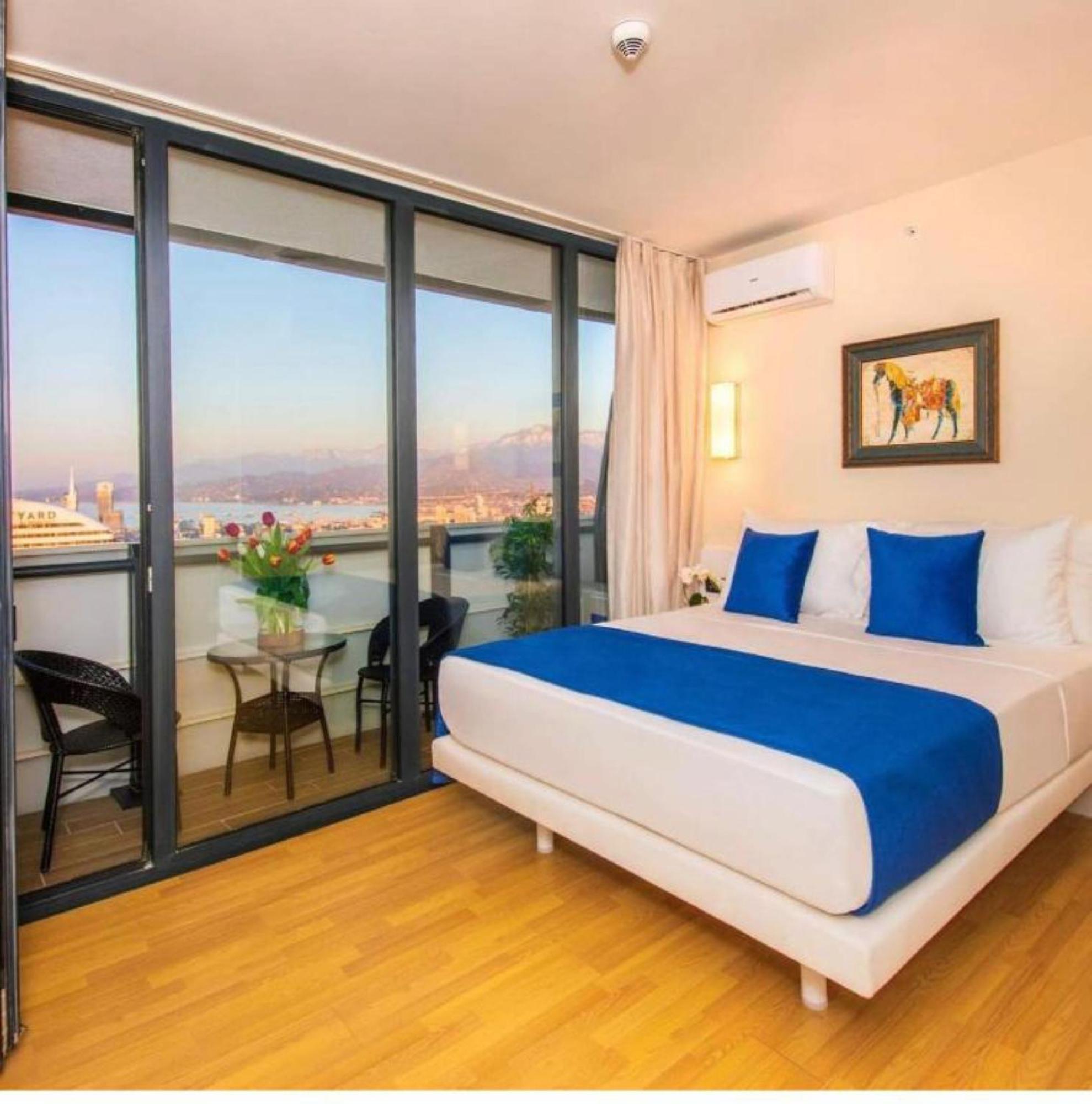 Orbi City Sea View Aparthotel Batumi Bagian luar foto