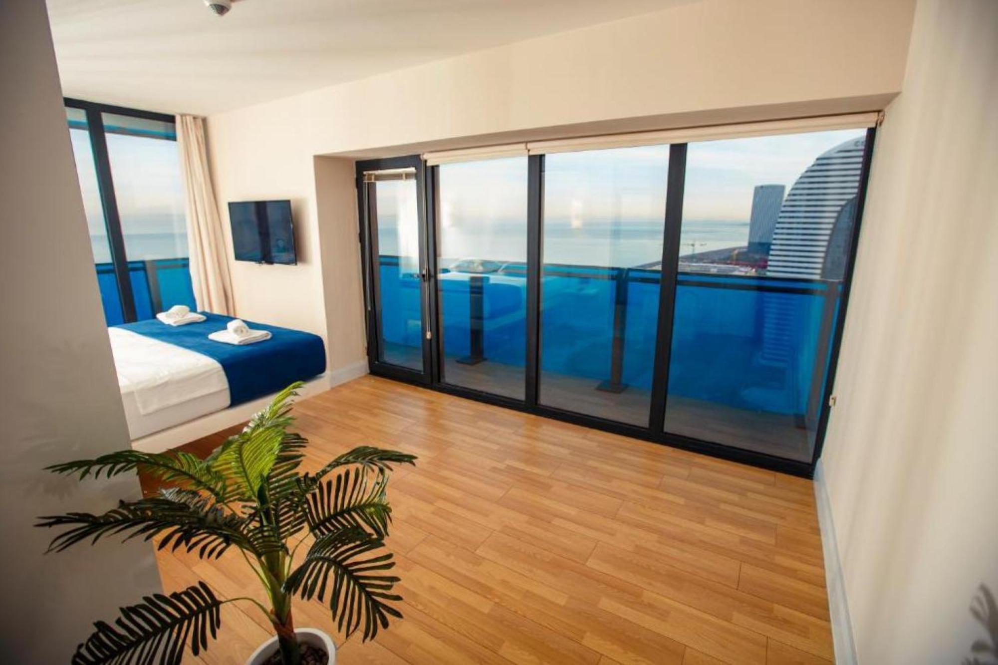 Orbi City Sea View Aparthotel Batumi Bagian luar foto