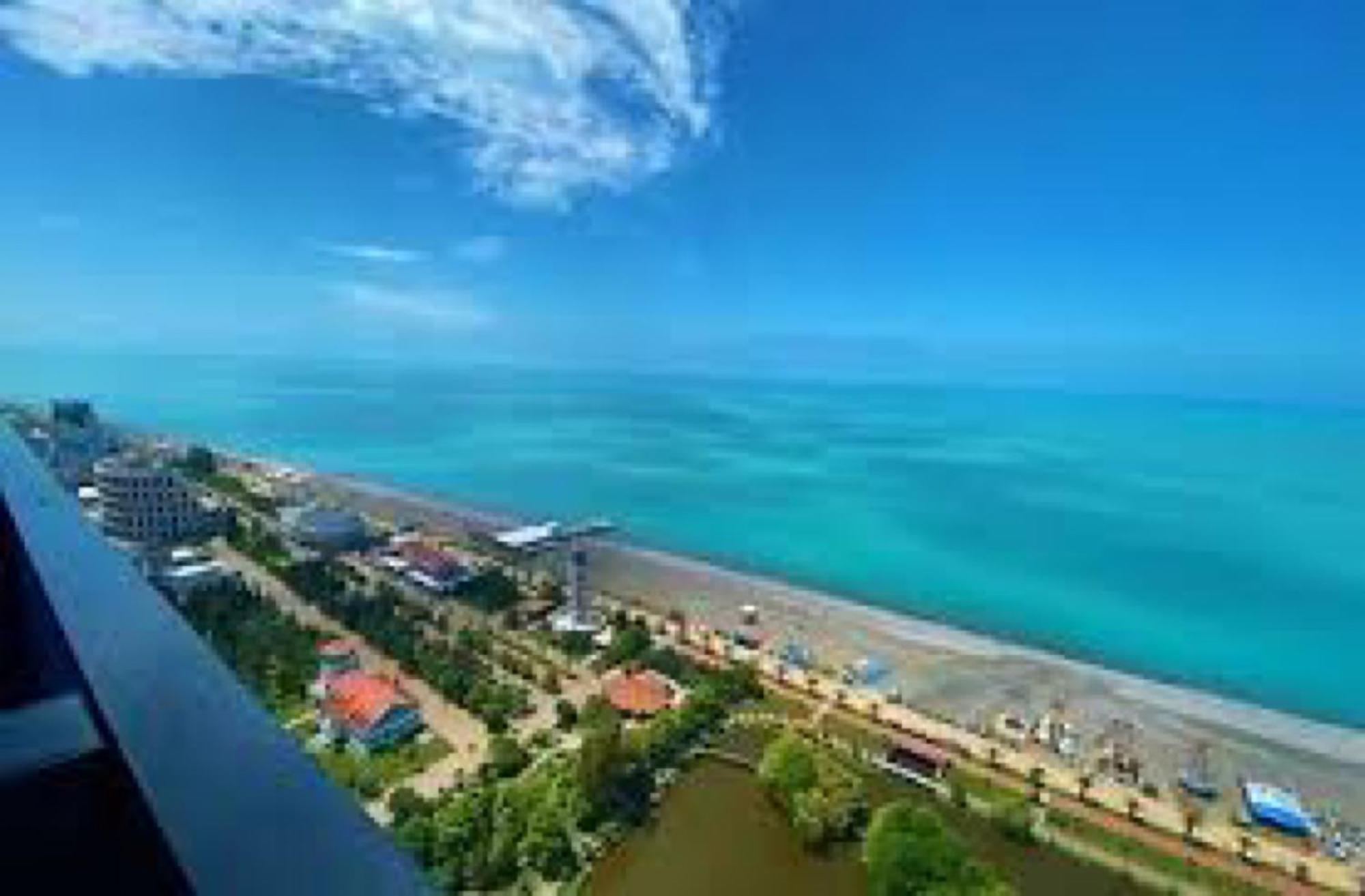 Orbi City Sea View Aparthotel Batumi Bagian luar foto