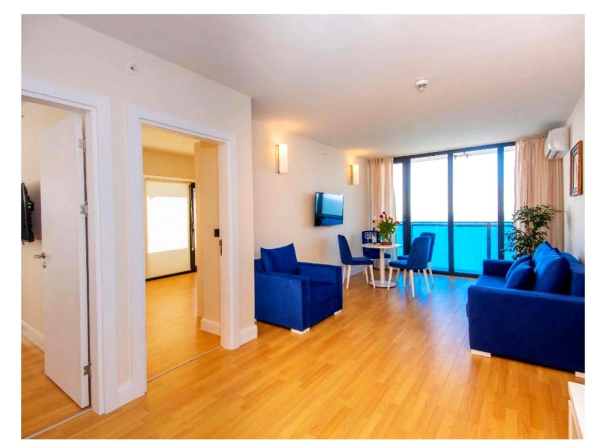Orbi City Sea View Aparthotel Batumi Bagian luar foto