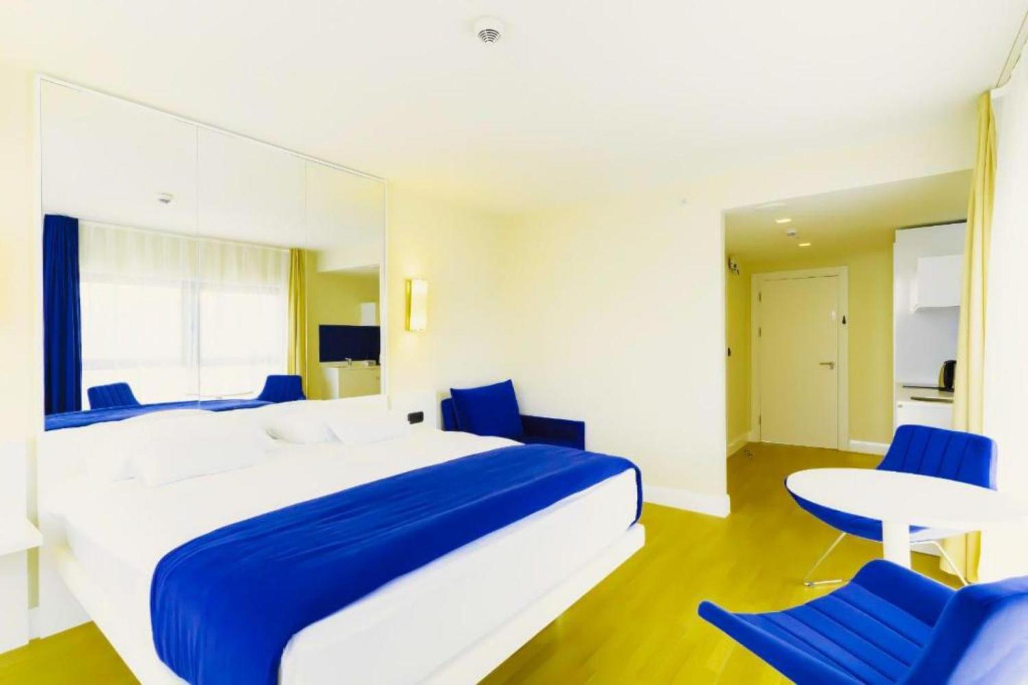 Orbi City Sea View Aparthotel Batumi Bagian luar foto