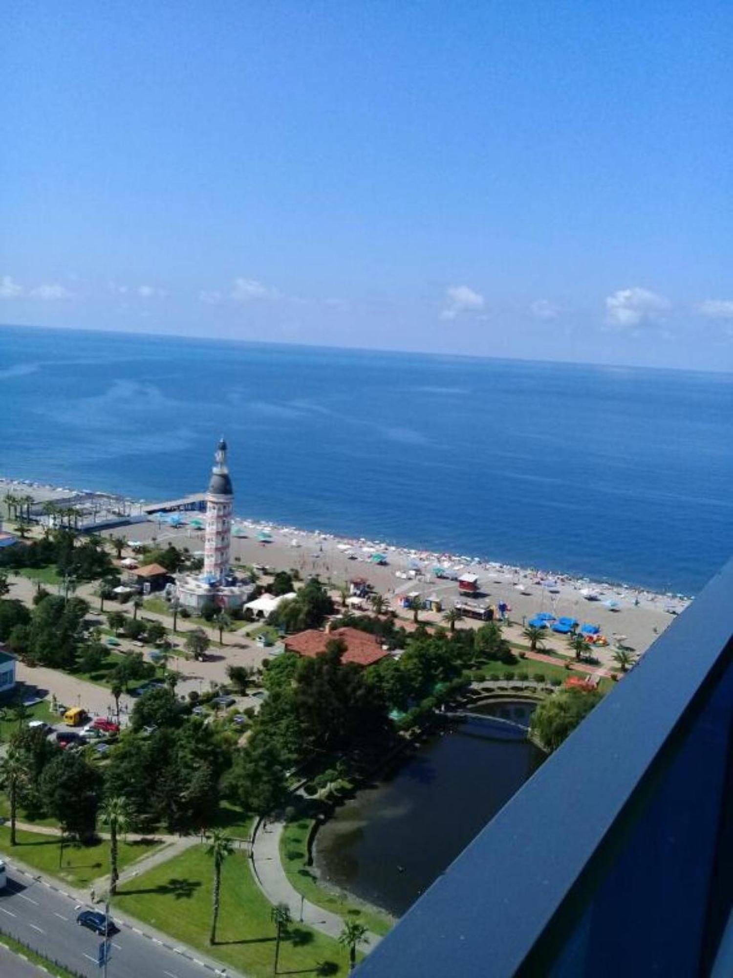Orbi City Sea View Aparthotel Batumi Bagian luar foto
